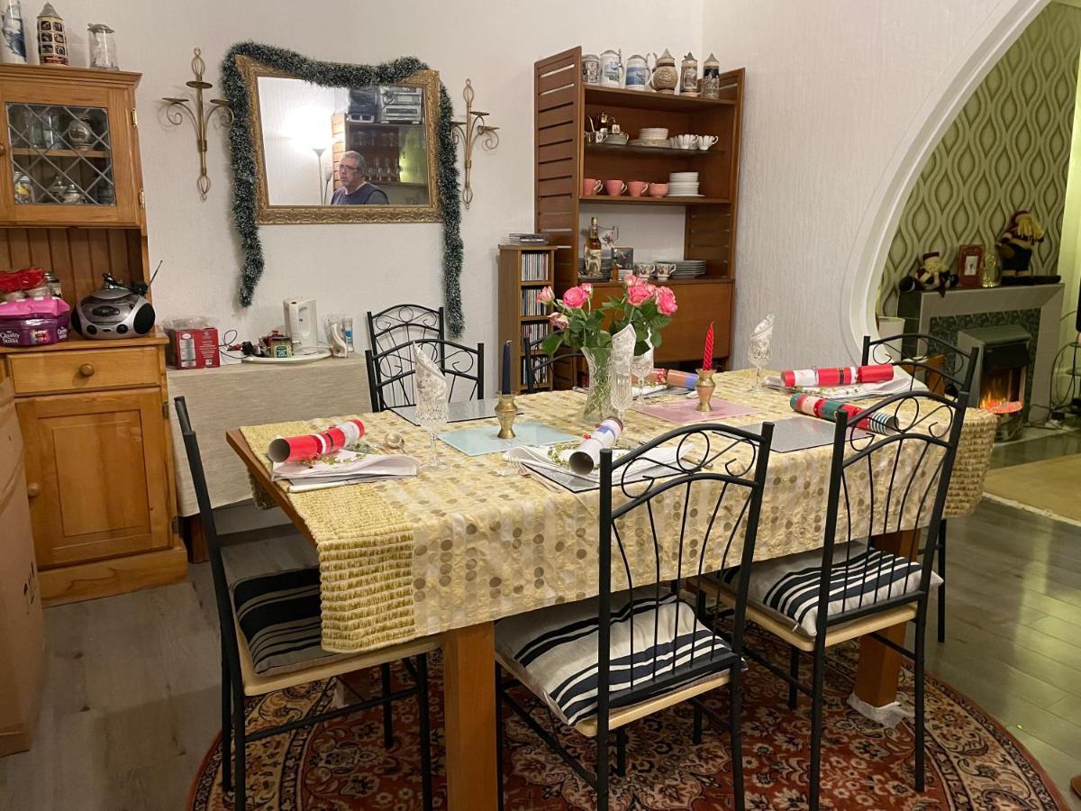 Renovated 4-Bed Home - Sleeps 9 - Parking - Spa แบล็คพูล ภายนอก รูปภาพ