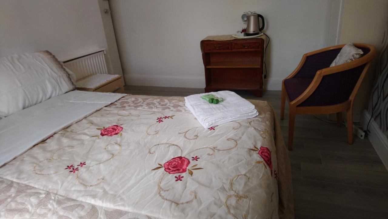 Renovated 4-Bed Home - Sleeps 9 - Parking - Spa แบล็คพูล ภายนอก รูปภาพ